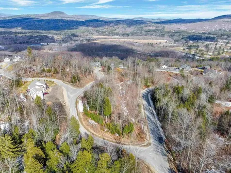 25 Ski Lift Lane Plymouth NH 03264