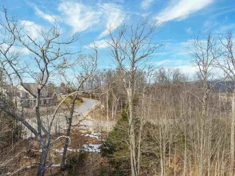 25 Ski Lift Lane Plymouth NH 03264