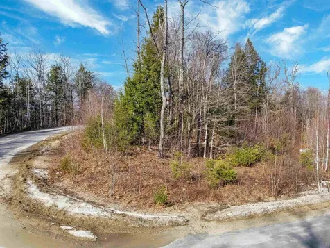 25 Ski Lift Lane Plymouth NH 03264