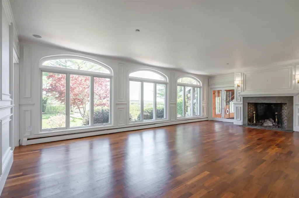 51 Depot Road Hampton Falls NH 03844