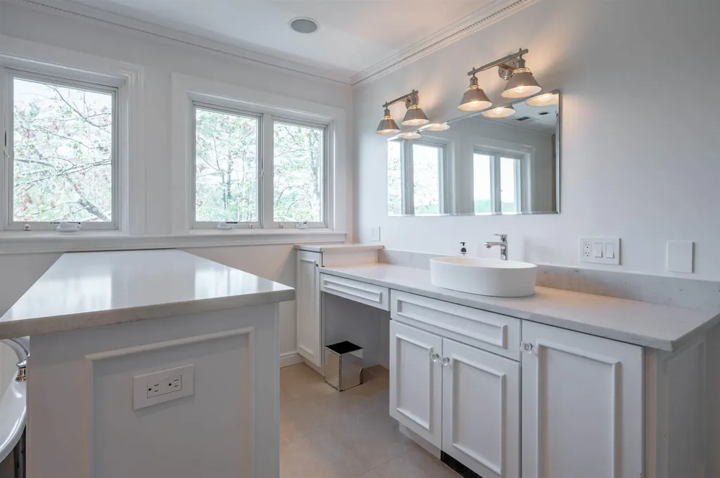 51 Depot Road Hampton Falls NH 03844