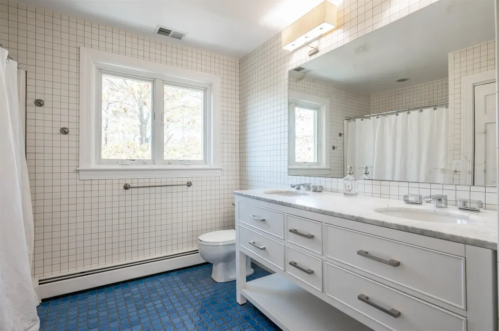 51 Depot Road Hampton Falls NH 03844