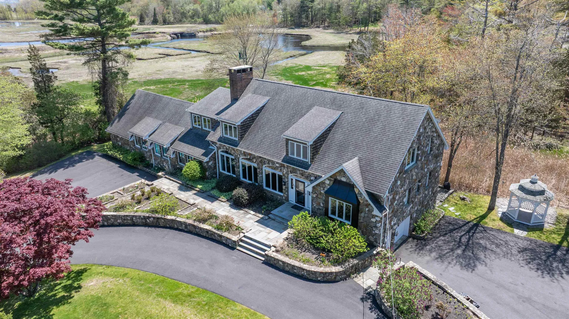 51 Depot Road Hampton Falls NH 03844