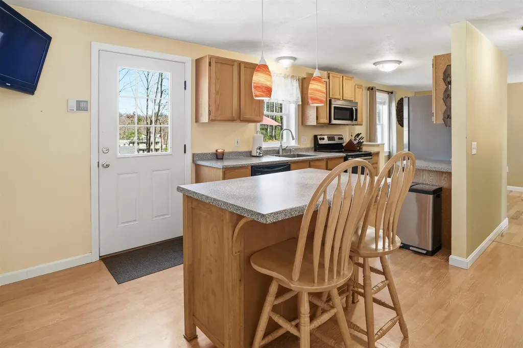 1 Jessica Lane Hudson NH 03051