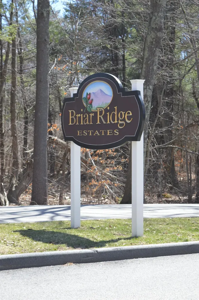 15 South Cranberry Lane Rochester NH 03867
