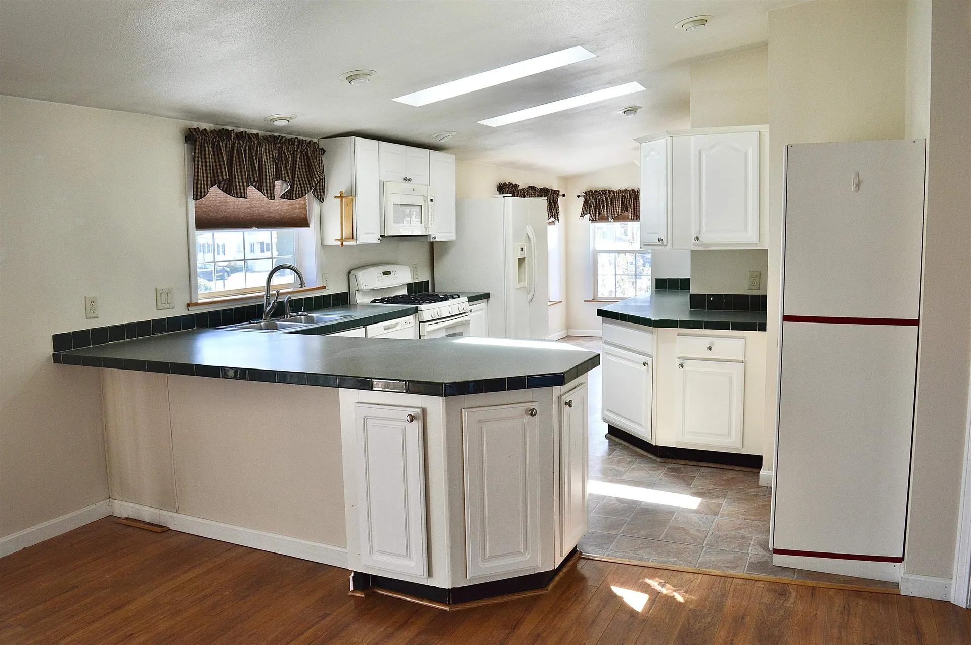 15 South Cranberry Lane Rochester NH 03867