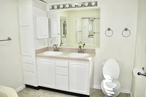15 South Cranberry Lane Rochester NH 03867