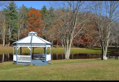 15 South Cranberry Lane Rochester NH 03867