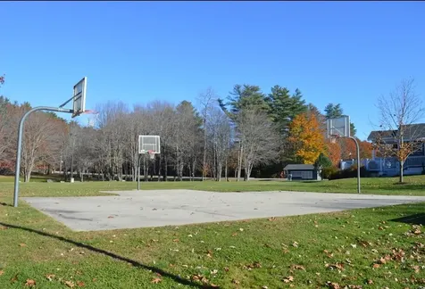 15 South Cranberry Lane Rochester NH 03867