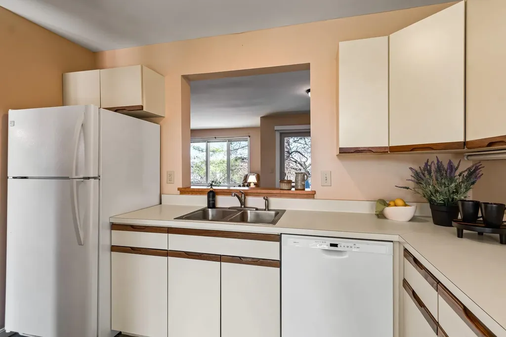 911 Dorset Street South Burlington VT 05403