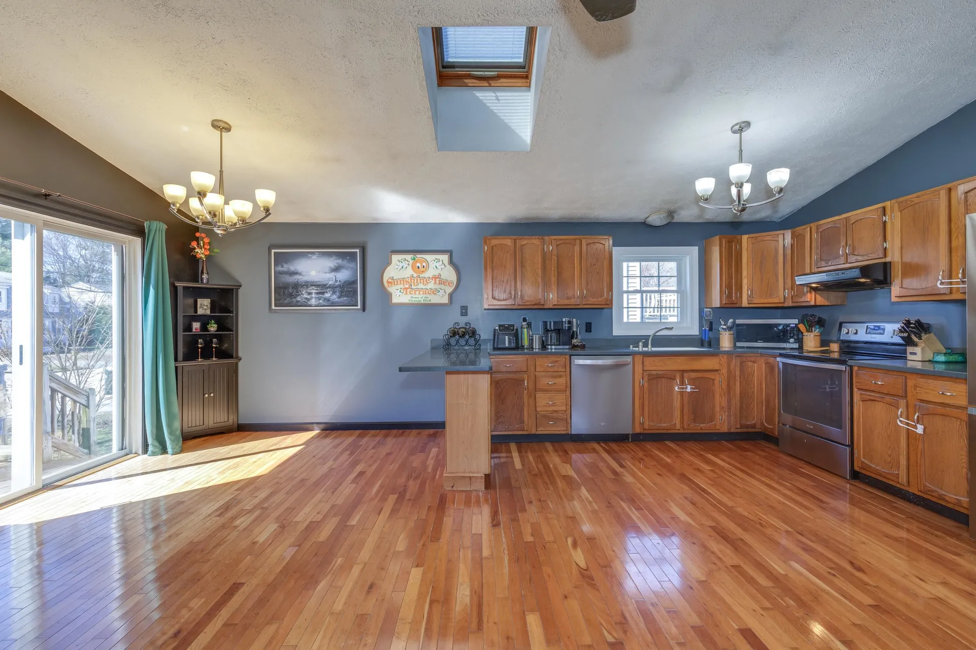 56 Hazelton Court Manchester NH 03103