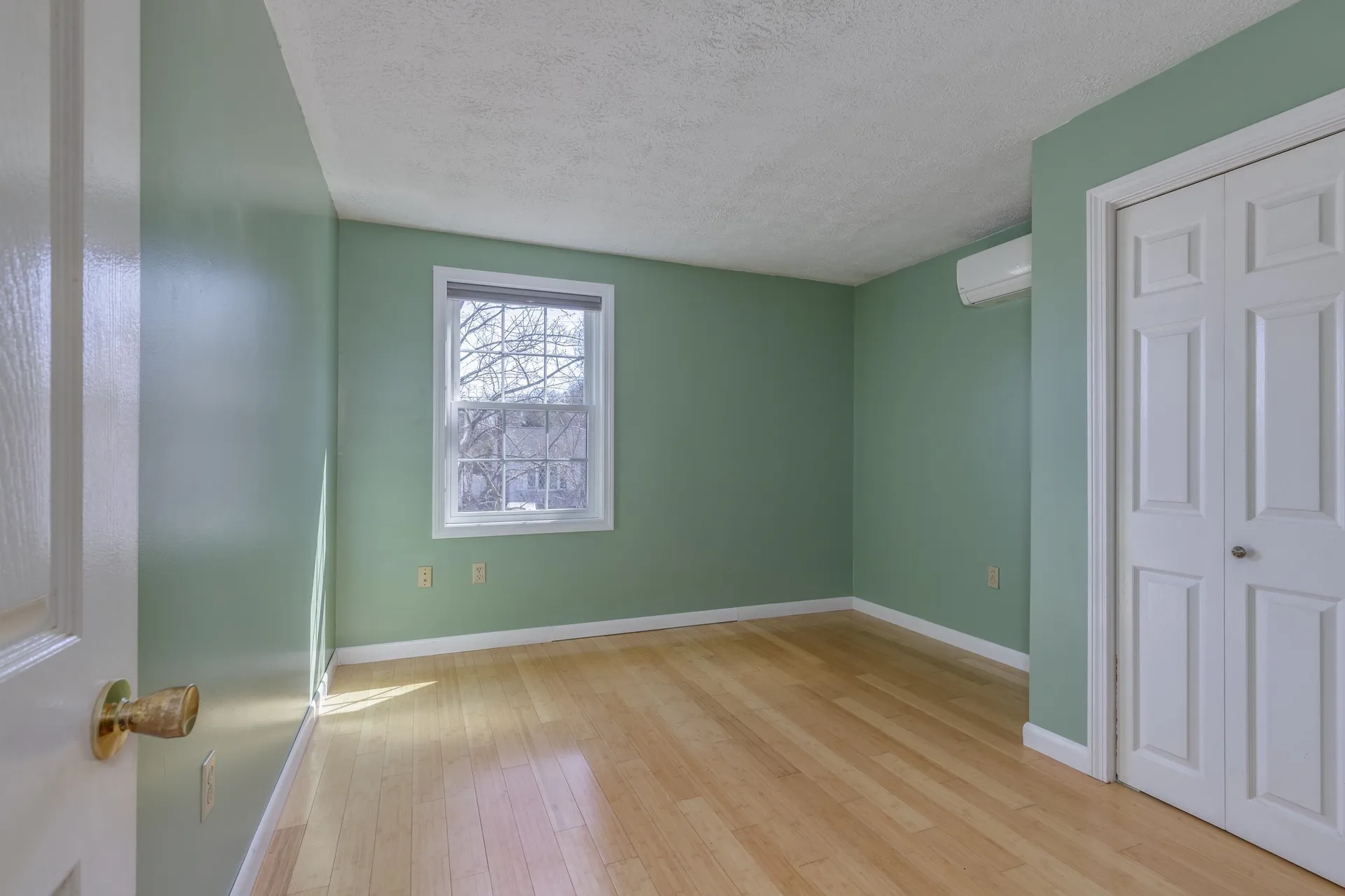 56 Hazelton Court Manchester NH 03103