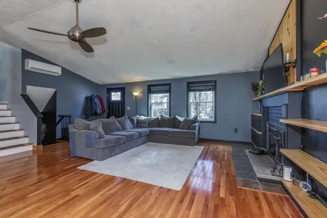 56 Hazelton Court Manchester NH 03103