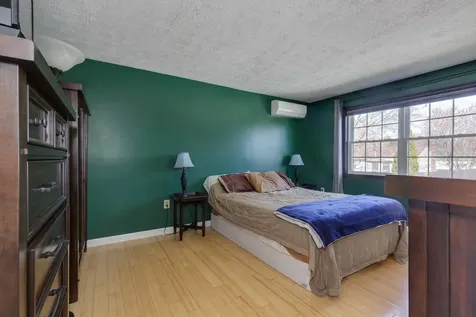 56 Hazelton Court Manchester NH 03103