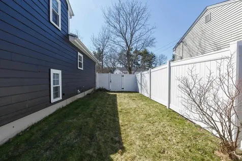 56 Hazelton Court Manchester NH 03103