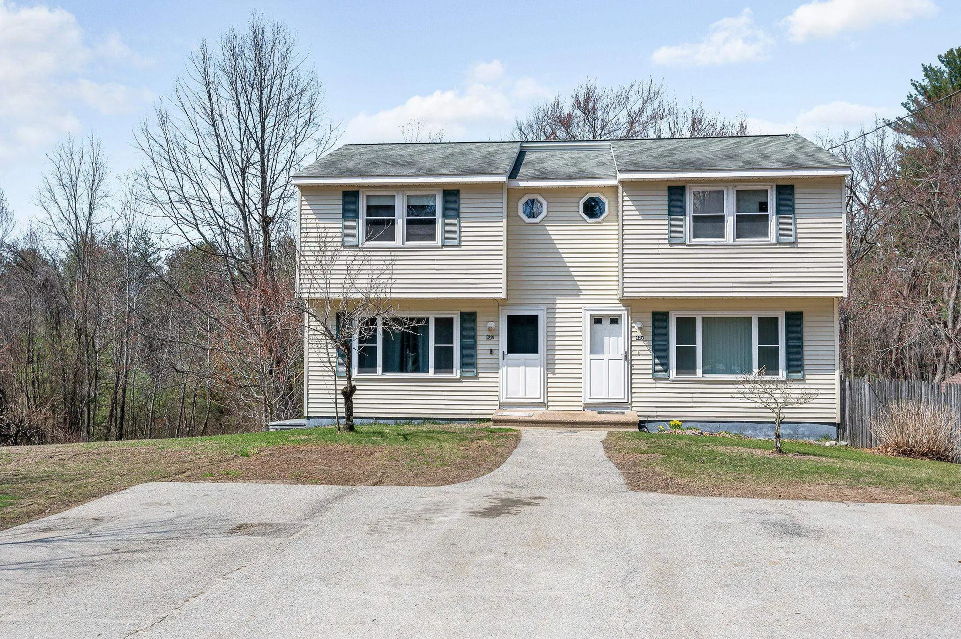 42 Barretts Hill Road Hudson NH 03051