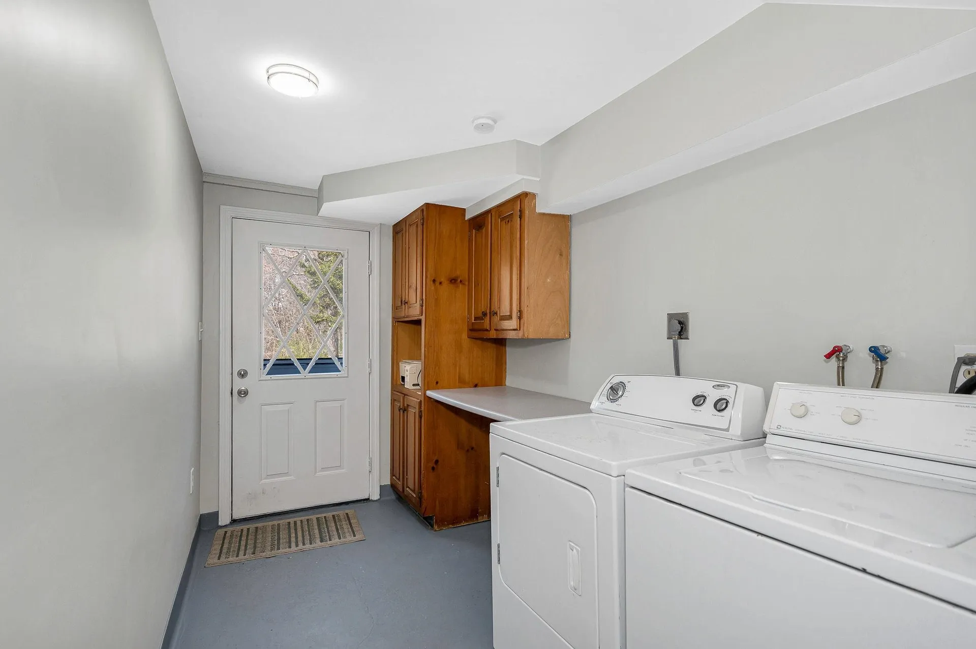 42 Barretts Hill Road Hudson NH 03051