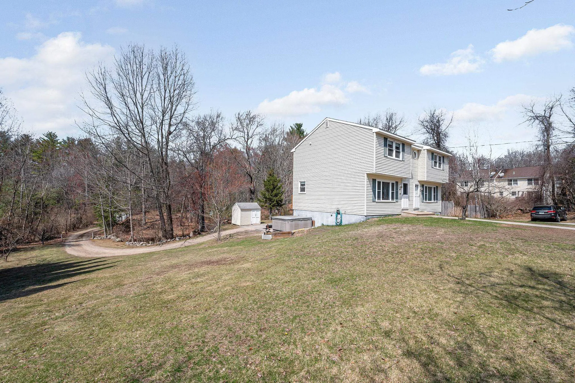 42 Barretts Hill Road Hudson NH 03051