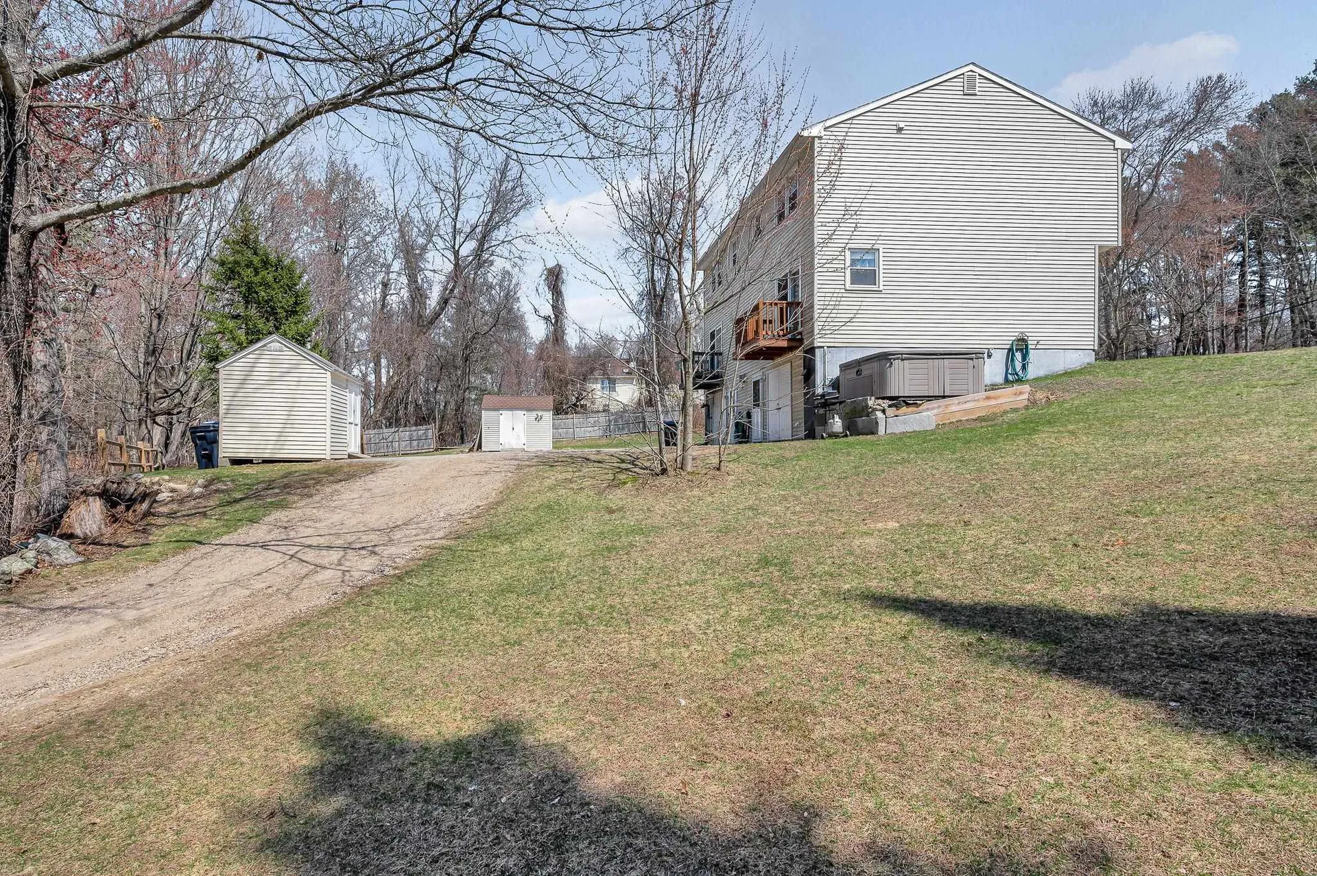 42 Barretts Hill Road Hudson NH 03051