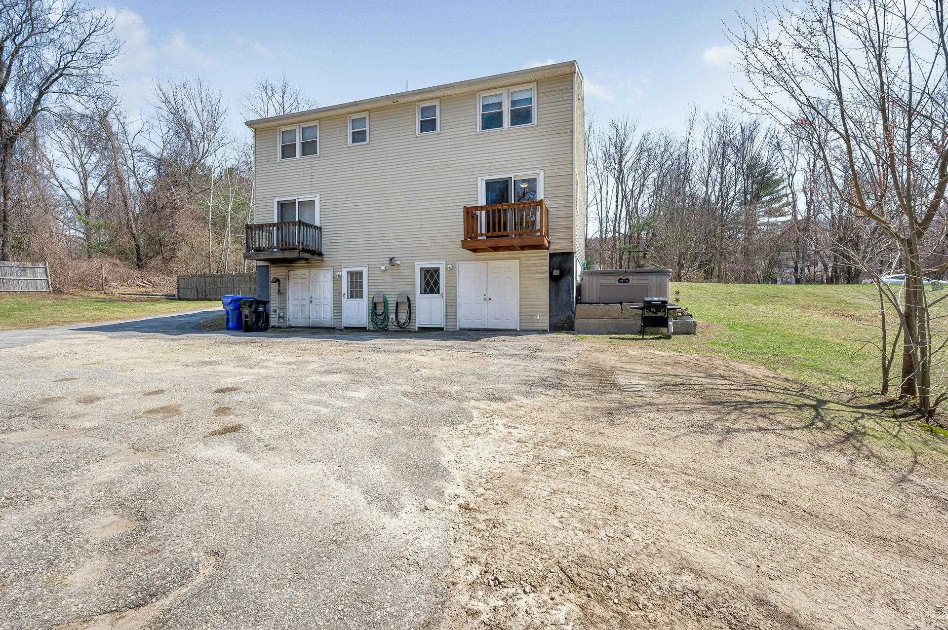 42 Barretts Hill Road Hudson NH 03051