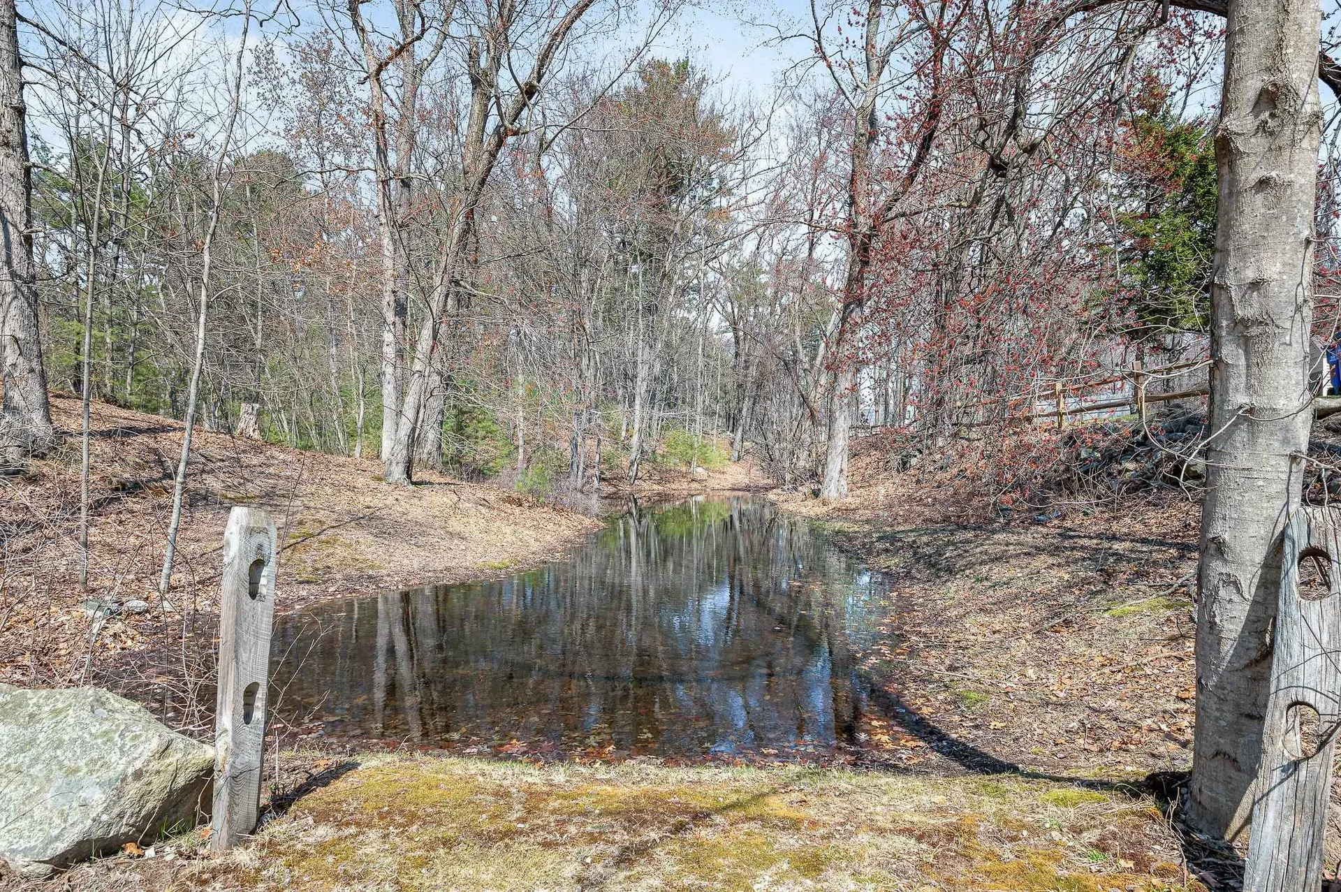 42 Barretts Hill Road Hudson NH 03051