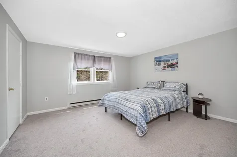 42 Barretts Hill Road Hudson NH 03051