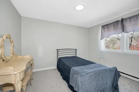42 Barretts Hill Road Hudson NH 03051