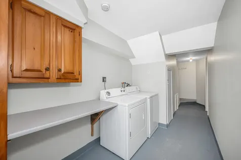 42 Barretts Hill Road Hudson NH 03051