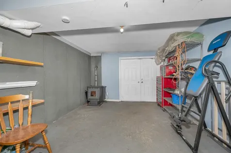 42 Barretts Hill Road Hudson NH 03051