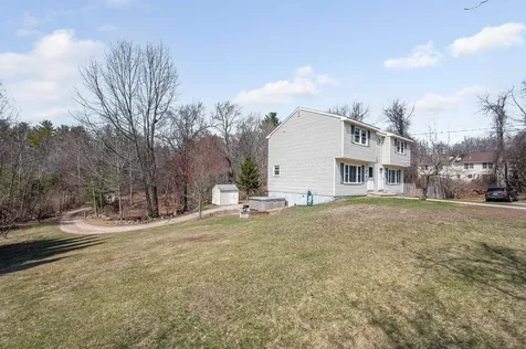 42 Barretts Hill Road Hudson NH 03051