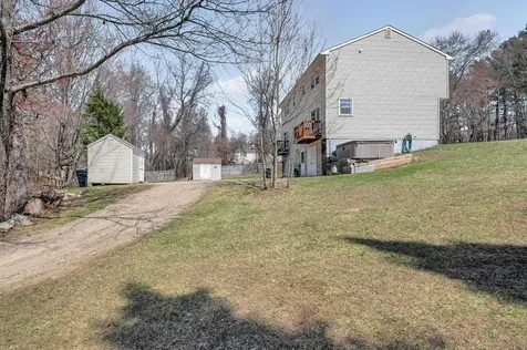 42 Barretts Hill Road Hudson NH 03051