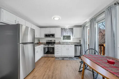 42 Barretts Hill Road Hudson NH 03051