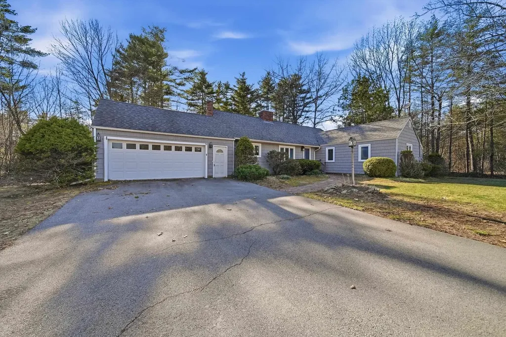6 Mill Road Kingston NH 03848