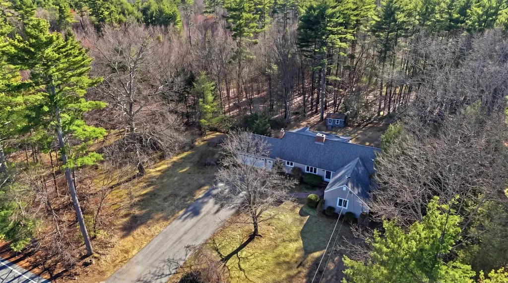 6 Mill Road Kingston NH 03848