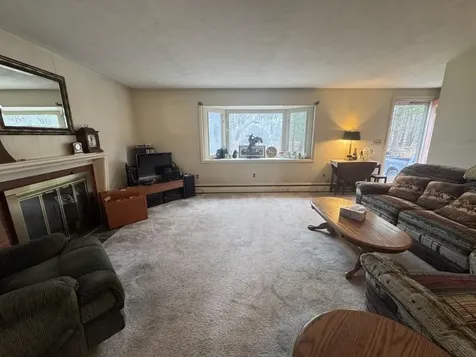 118 Winnicutt Road Stratham NH 03885