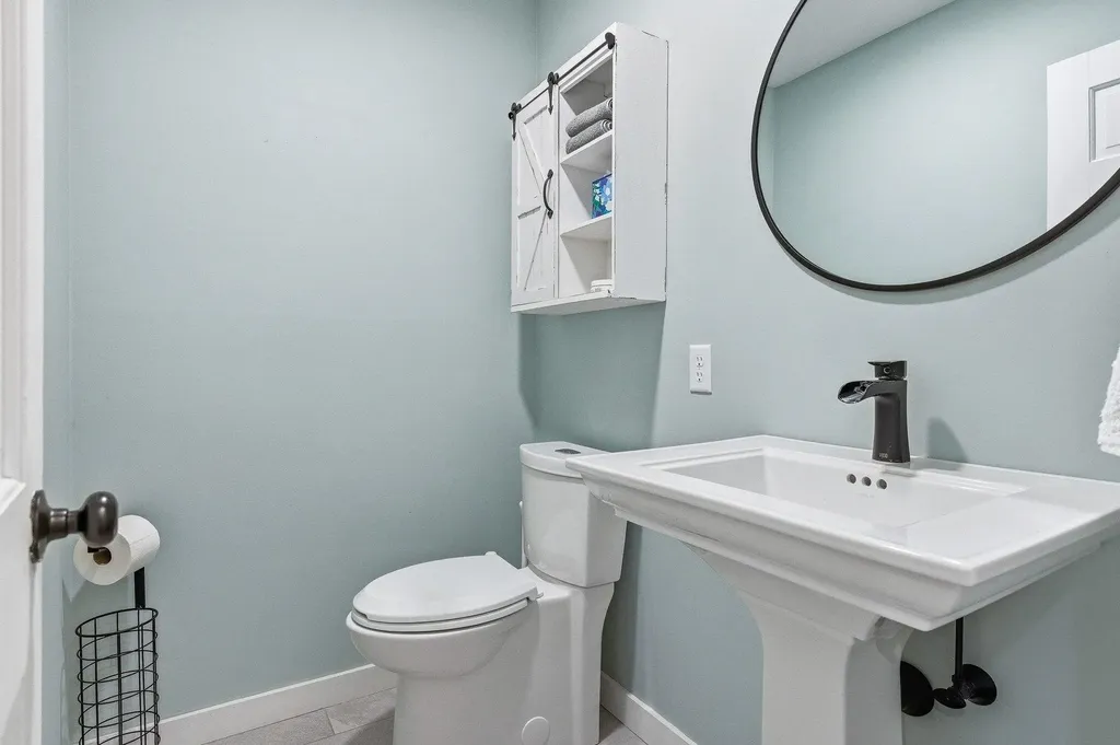 22 Colonial Way Exeter NH 03833