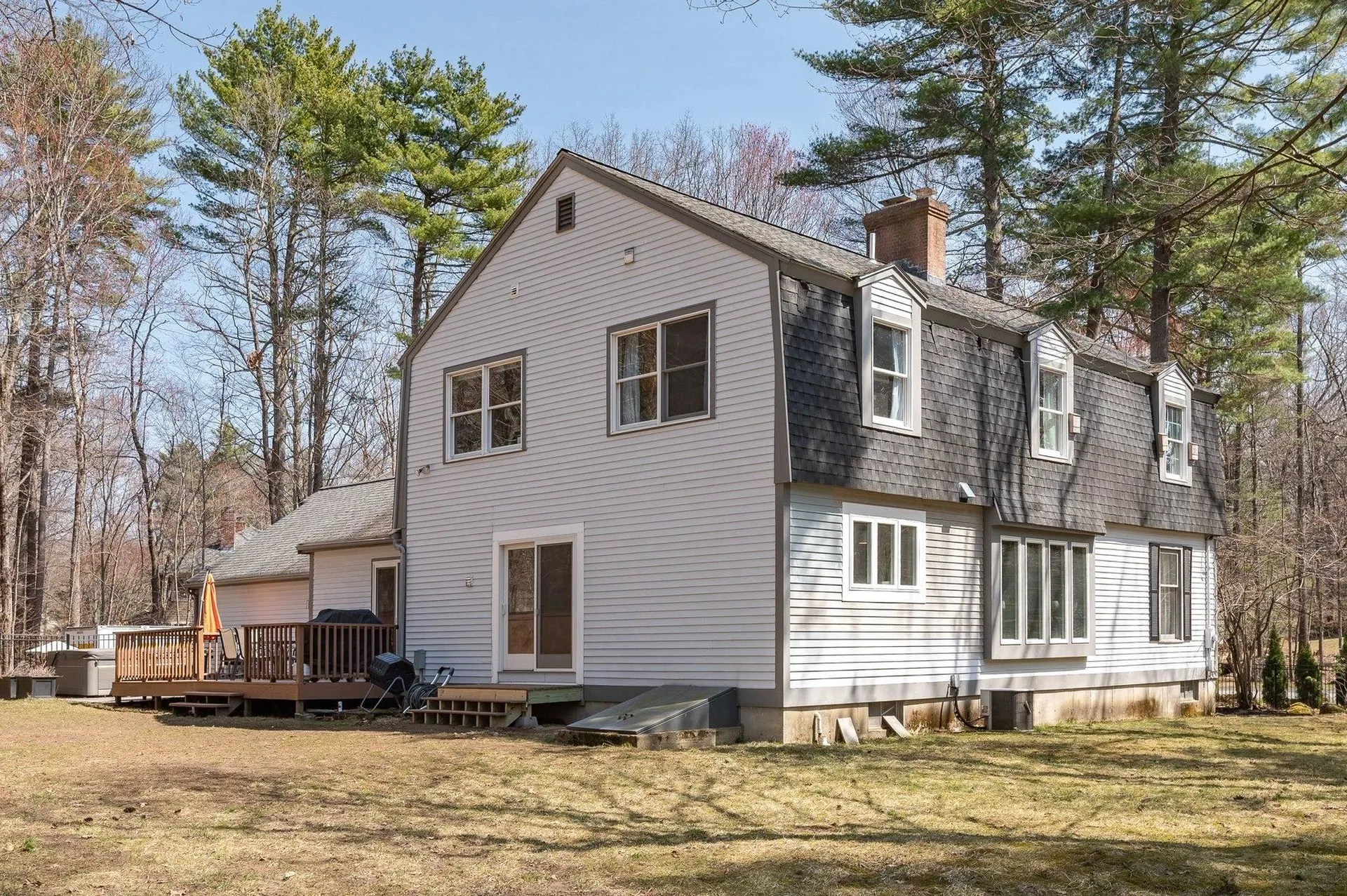 22 Colonial Way Exeter NH 03833
