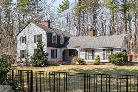 22 Colonial Way Exeter NH 03833