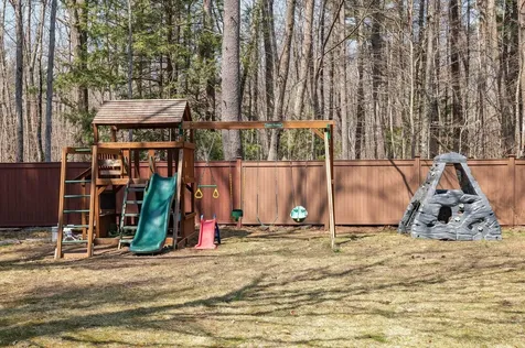 22 Colonial Way Exeter NH 03833