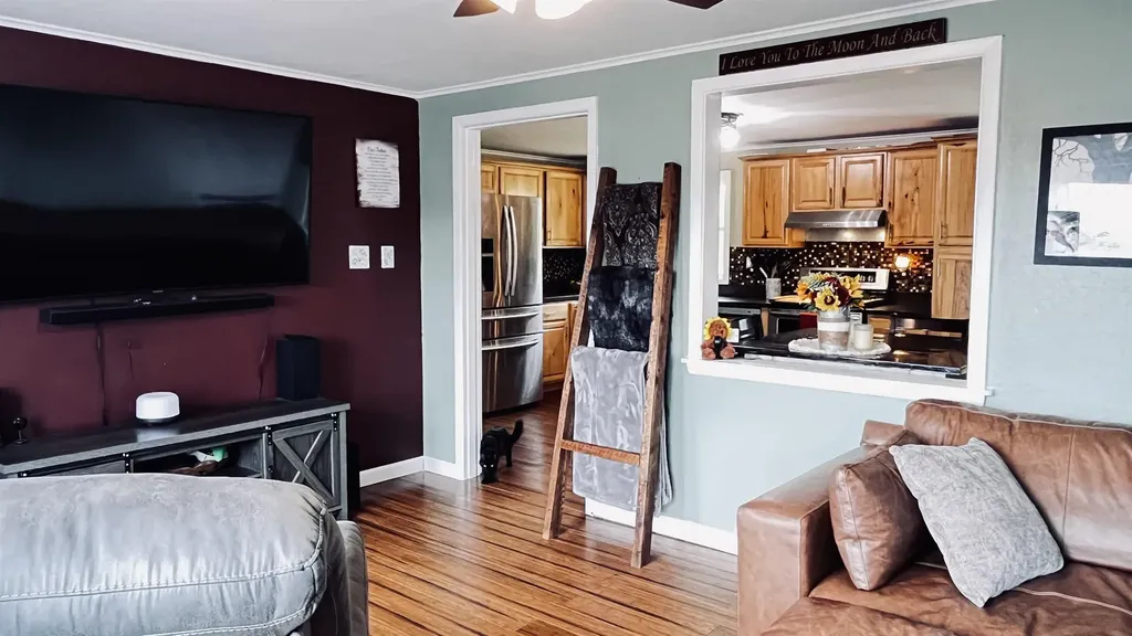623 E Village Road Waterford VT 05819-9582