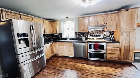 623 E Village Road Waterford VT 05819-9582