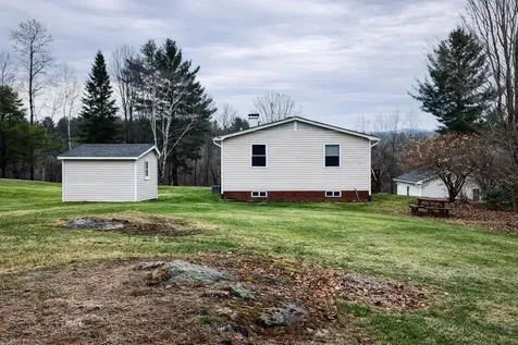 623 E Village Road Waterford VT 05819-9582