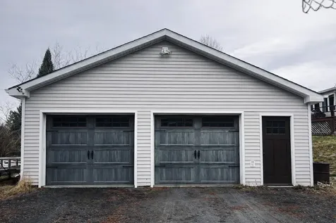 623 E Village Road Waterford VT 05819-9582