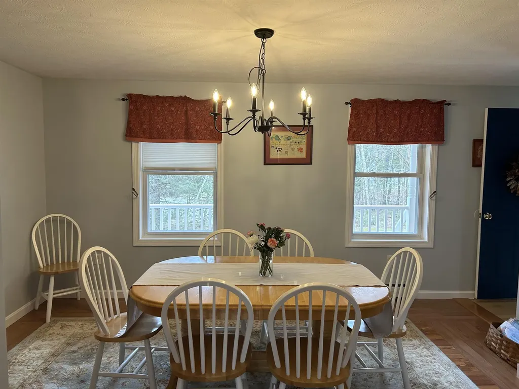 5 Pebble Court Merrimack NH 03054