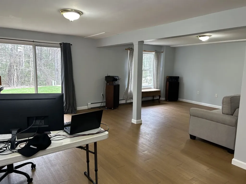 5 Pebble Court Merrimack NH 03054