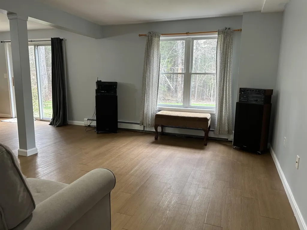 5 Pebble Court Merrimack NH 03054