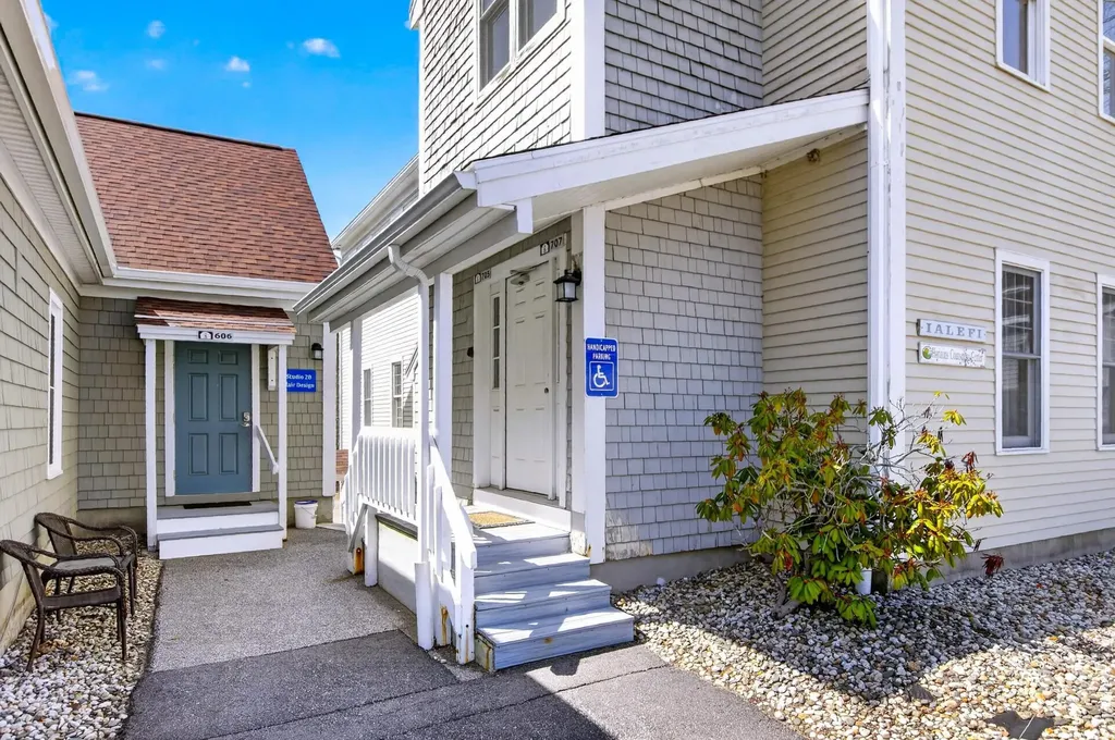 25 Country Club Road Gilford NH 03249