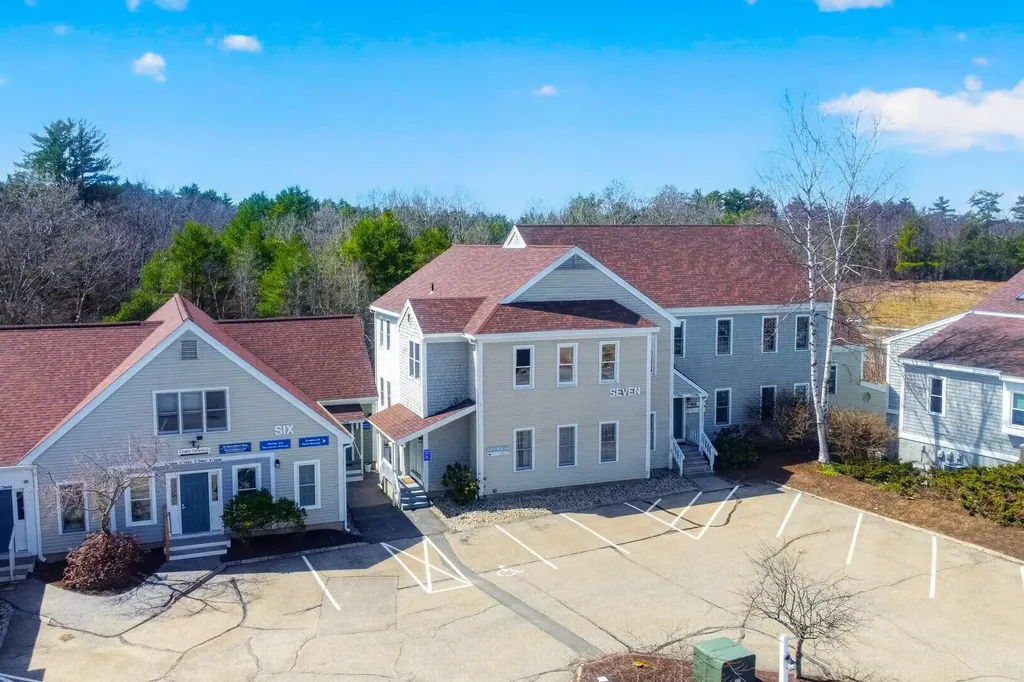 25 Country Club Road Gilford NH 03249
