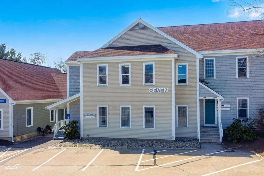 25 Country Club Road Gilford NH 03249