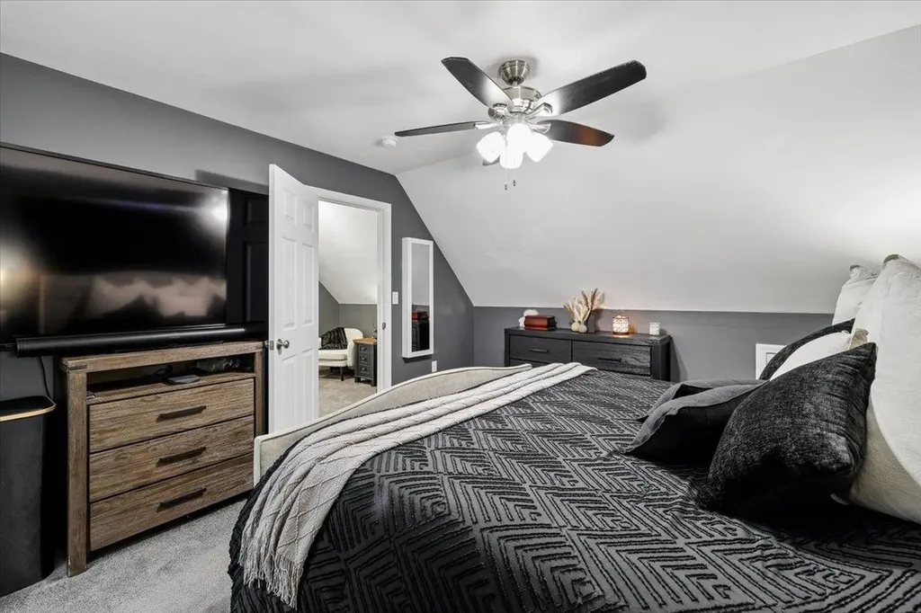 18 Crawford Lane Hooksett NH 03106